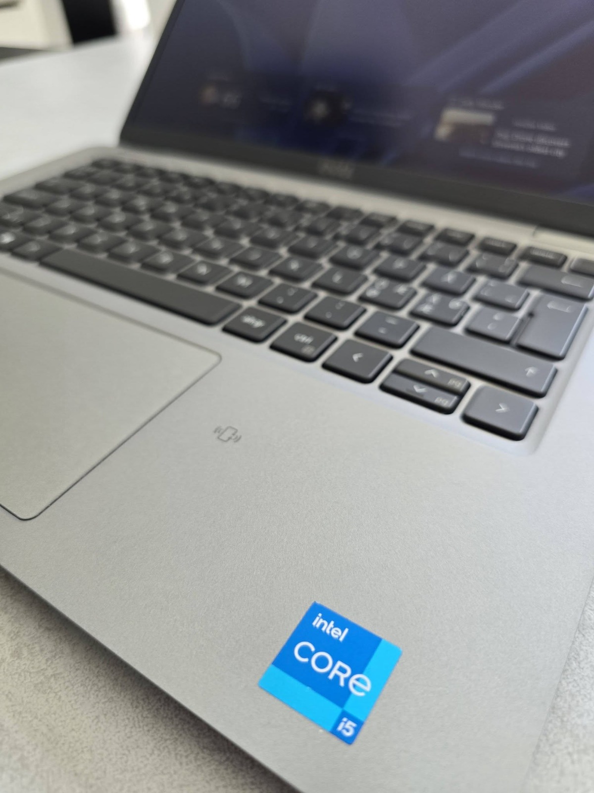 Dell Latitude 5320 image 2